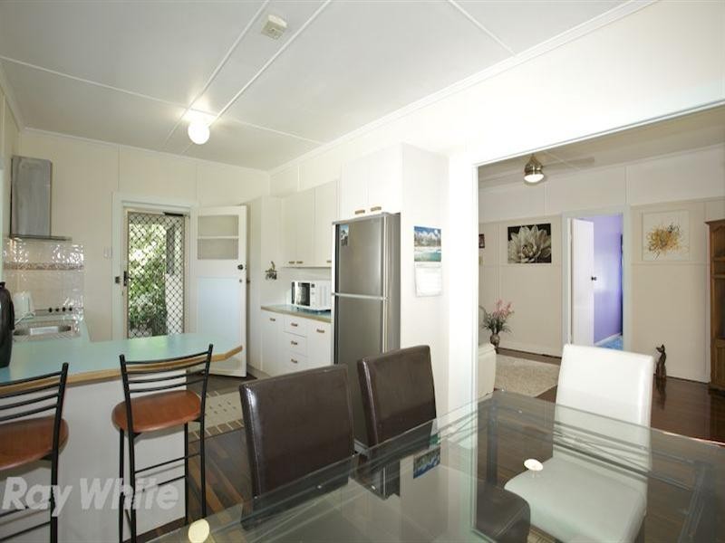 1 Bramble Street, Woody Point QLD 4019