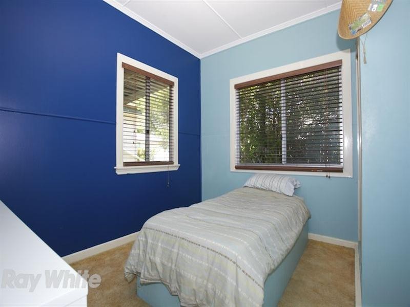 1 Bramble Street, Woody Point QLD 4019