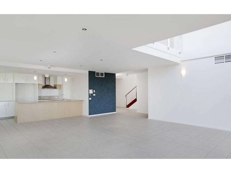 28/146 Prince Edward Parade, Scarborough QLD 4020