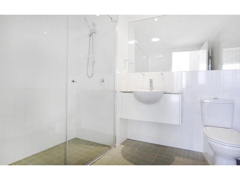 28/146 Prince Edward Parade, Scarborough QLD 4020