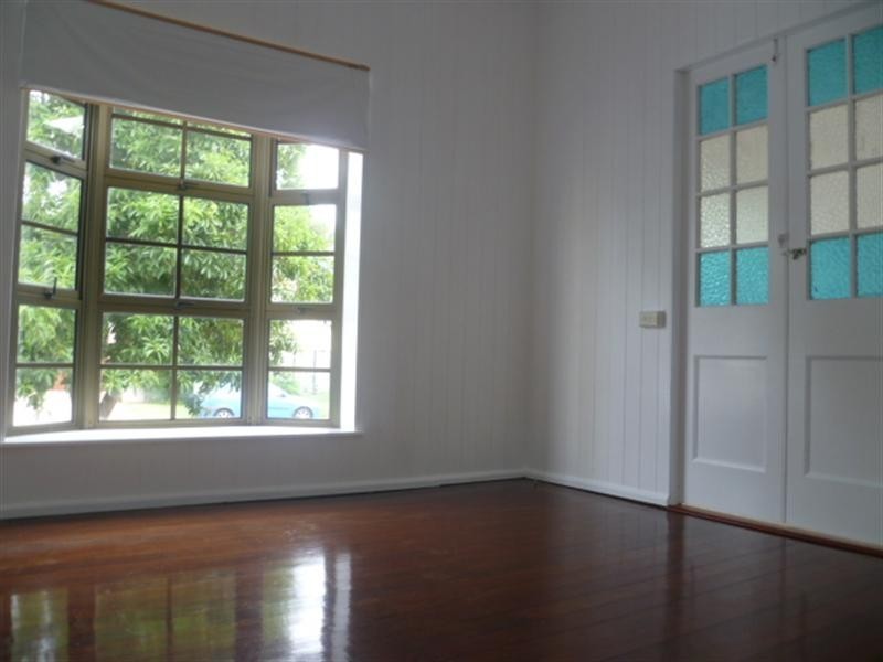 6 Steven Street, Redcliffe QLD 4020