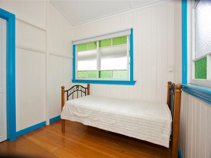 1 Louis Street, Redcliffe QLD 4020