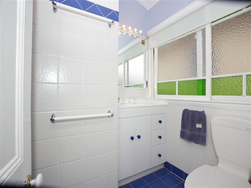 1 Louis Street, Redcliffe QLD 4020