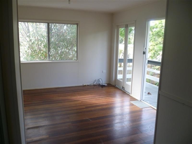 27 Lucas Street, Scarborough QLD 4020