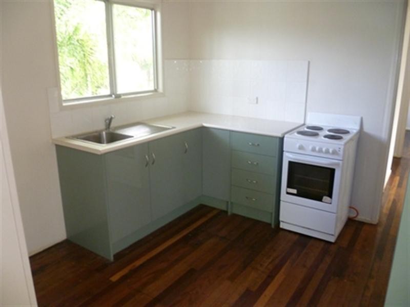 27 Lucas Street, Scarborough QLD 4020