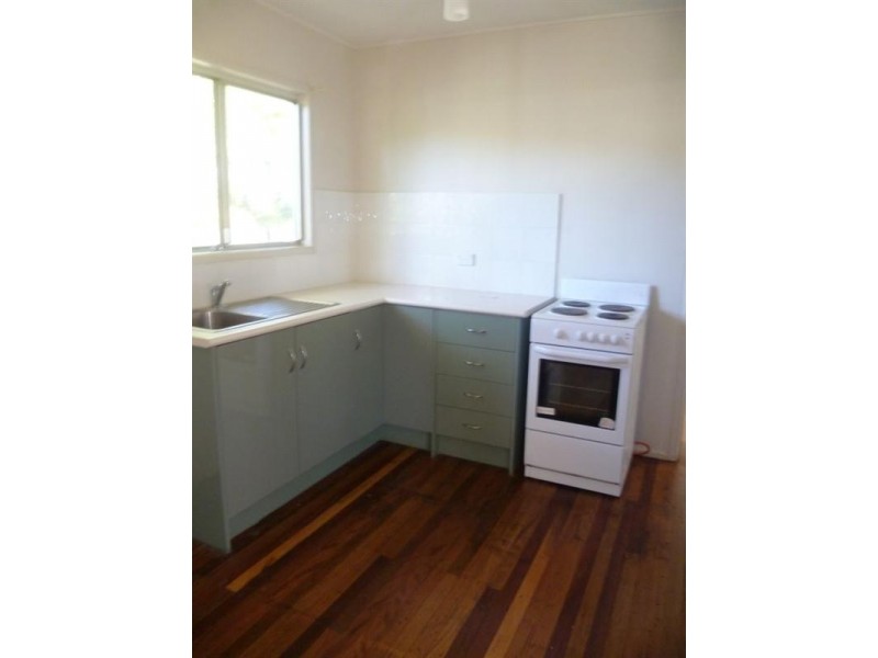 27 Lucas Street, Scarborough QLD 4020