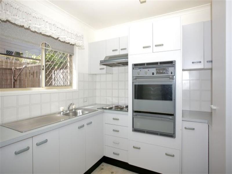 2/36 John Street, Redcliffe QLD 4020