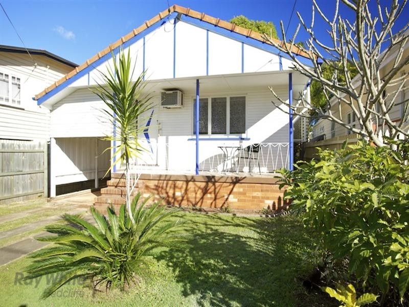 13a Herbert Street, Scarborough QLD 4020