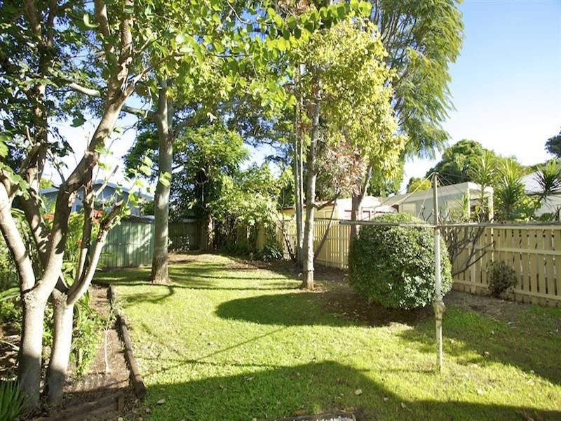 13a Herbert Street, Scarborough QLD 4020