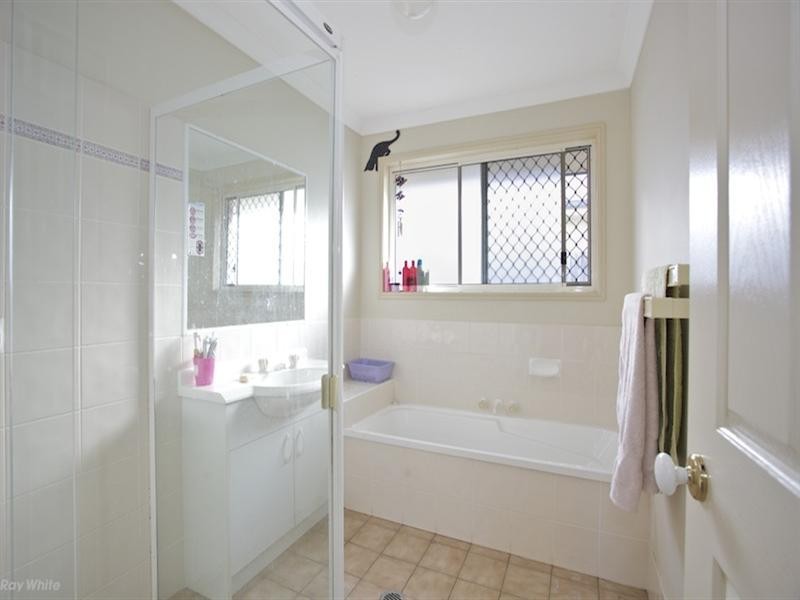 4 Mitchell Court, Rothwell QLD 4022