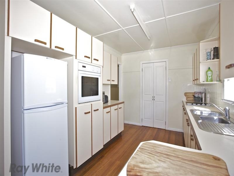 11A Bailey Street, Woody Point QLD 4019