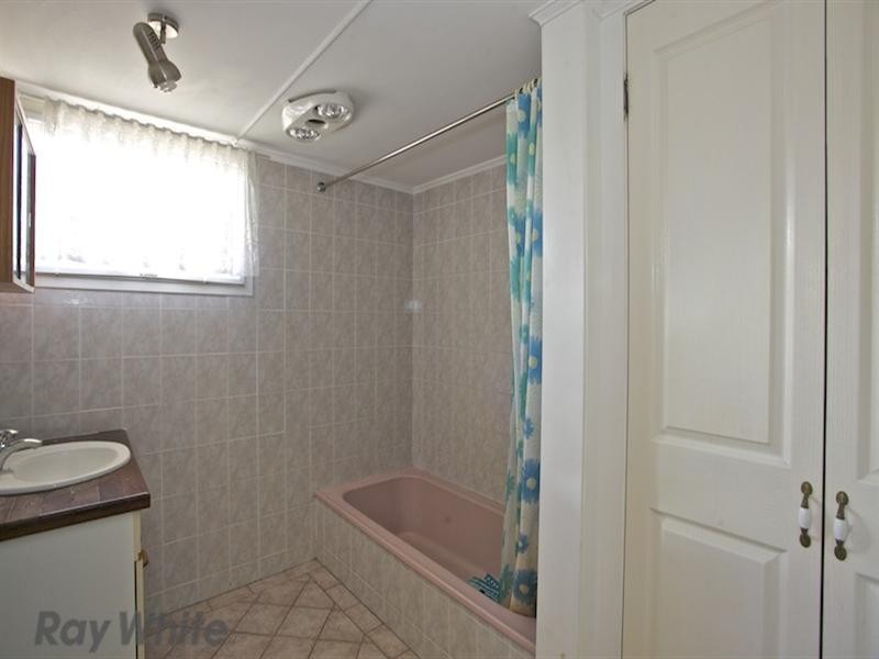 11A Bailey Street, Woody Point QLD 4019