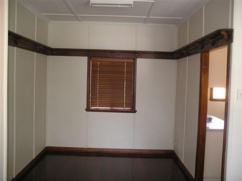 31 Shields Street, Redcliffe QLD 4020