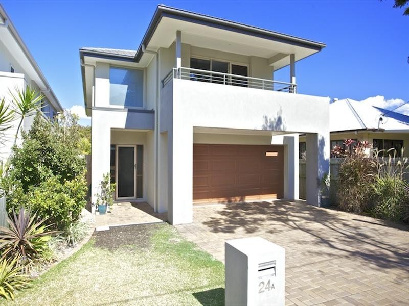 24a Clifford Street, Woody Point QLD 4019