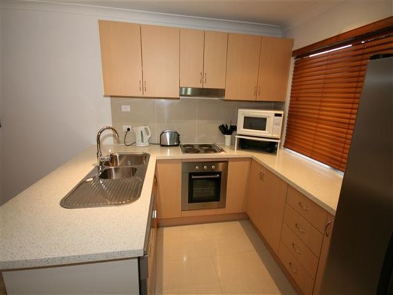 4/17 Lady Bowen Parade, Rothwell QLD 4022