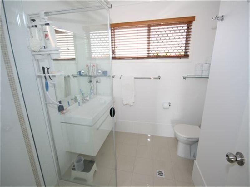 4/17 Lady Bowen Parade, Rothwell QLD 4022