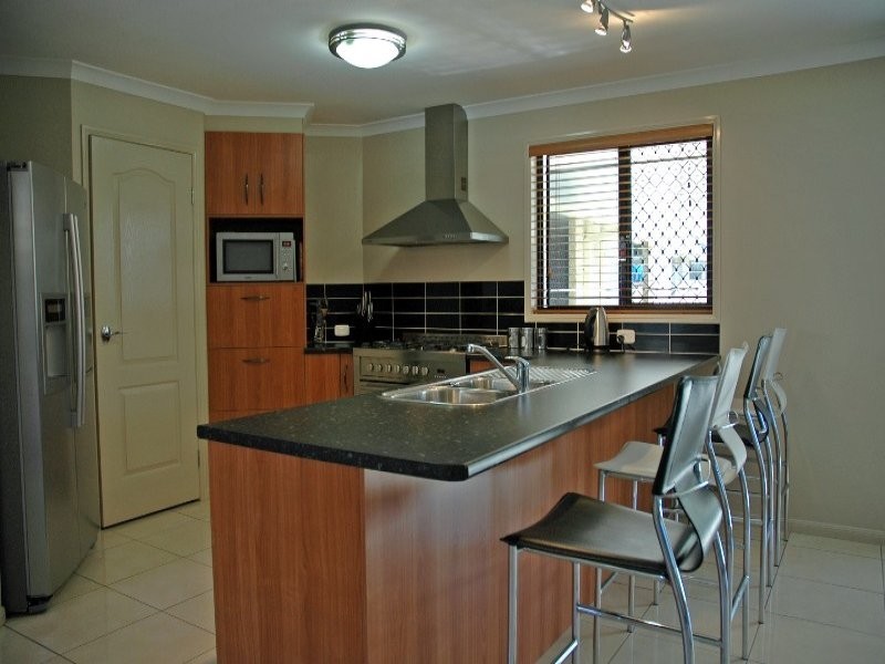 2 Parrey Court, Rothwell QLD 4022