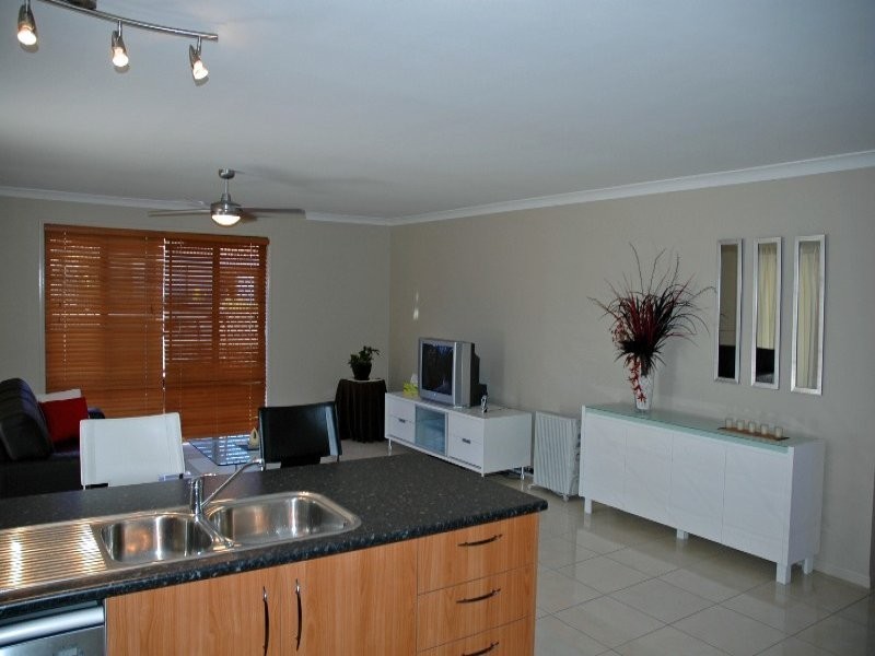 2 Parrey Court, Rothwell QLD 4022