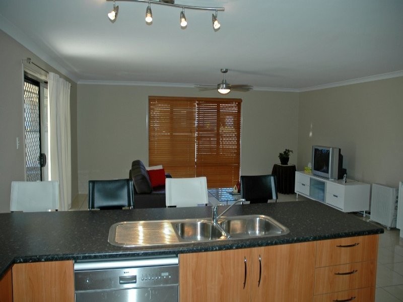 2 Parrey Court, Rothwell QLD 4022