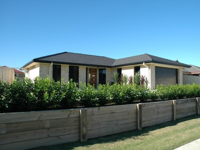 2 Parrey Court, Rothwell QLD 4022