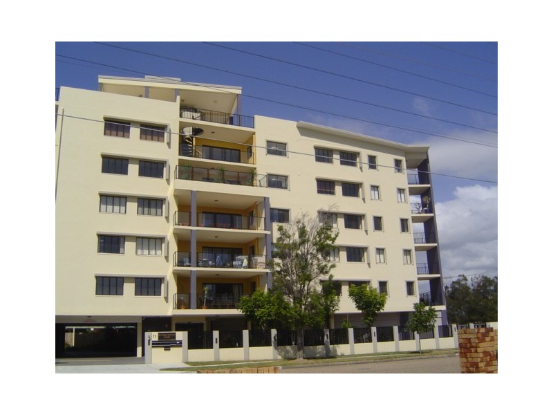 11 Dix Street, Redcliffe QLD 4020