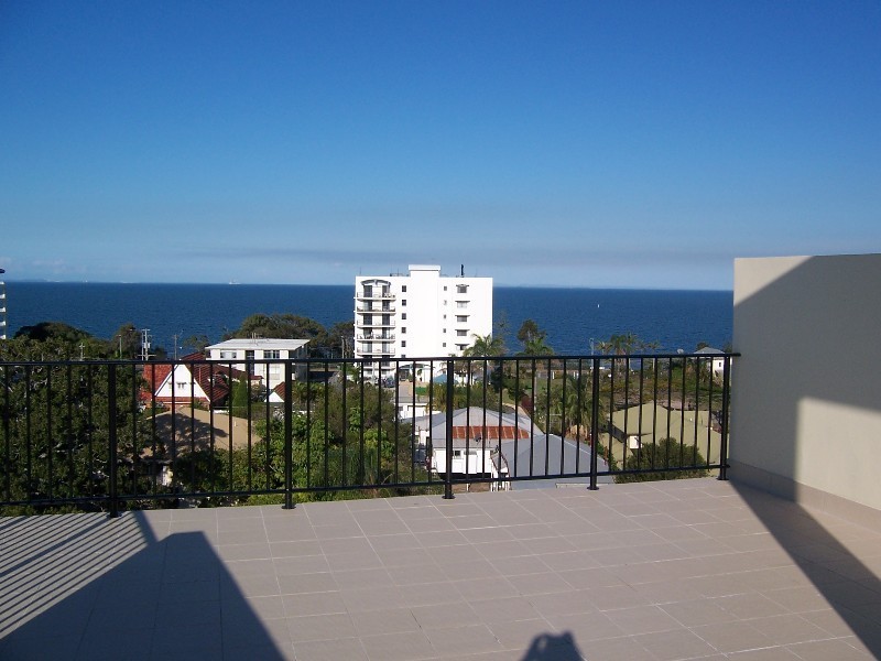 11 Dix Street, Redcliffe QLD 4020