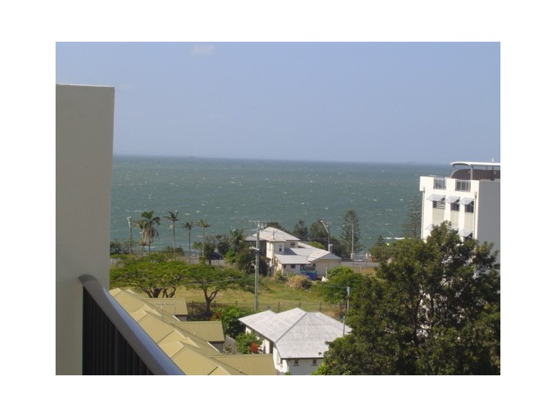11 Dix Street, Redcliffe QLD 4020