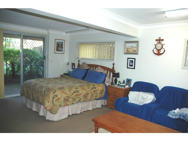 25 Longland Street, Redcliffe QLD 4020