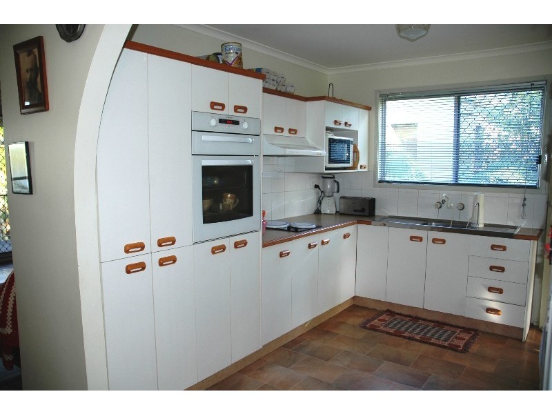 25 Longland Street, Redcliffe QLD 4020