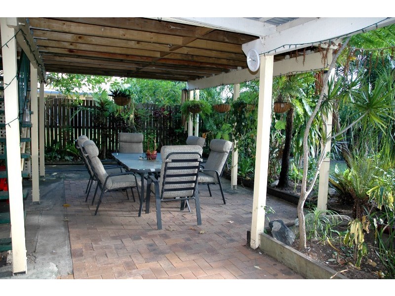 25 Longland Street, Redcliffe QLD 4020