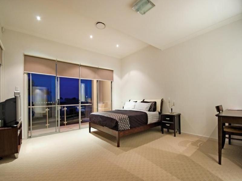 Paradise Point QLD 4216
