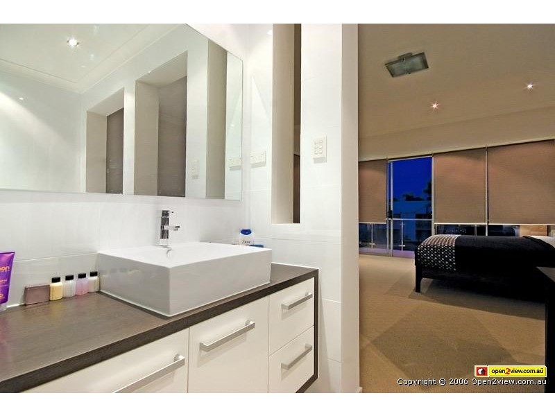 Paradise Point QLD 4216