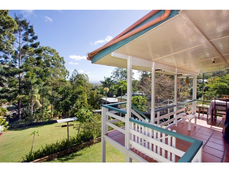 202 Ocean Parade, Burleigh Heads QLD 4220