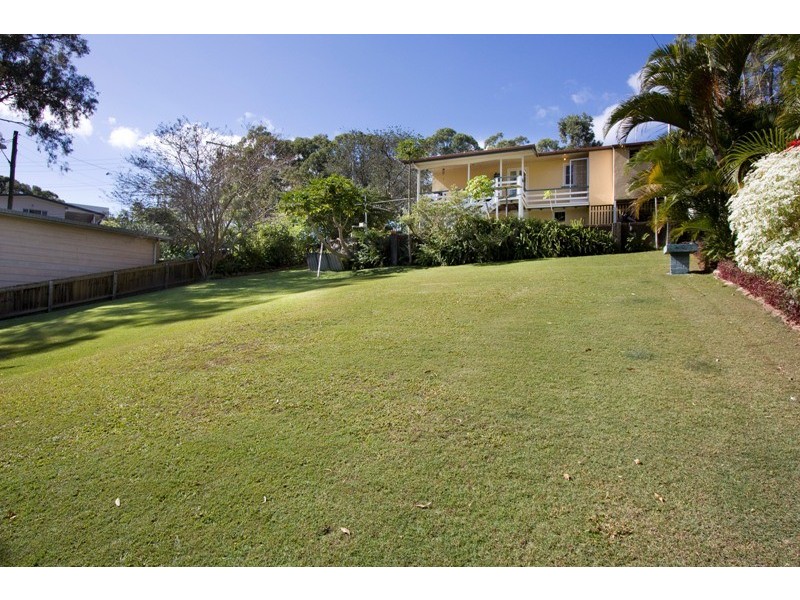 202 Ocean Parade, Burleigh Heads QLD 4220