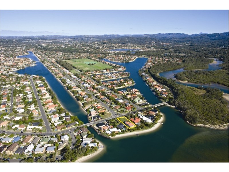 97 Tallebudgera Drive, Palm Beach QLD 4221