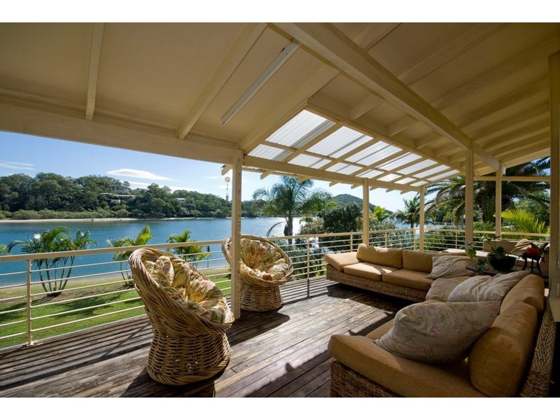 97 Tallebudgera Drive, Palm Beach QLD 4221