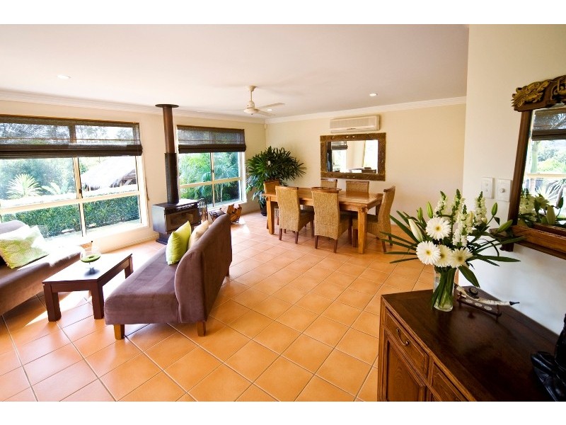 21 Forest Drive, Elanora QLD 4221