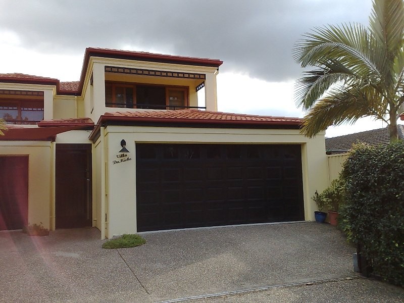 1/4 Sunshine Parade, Miami QLD 4220
