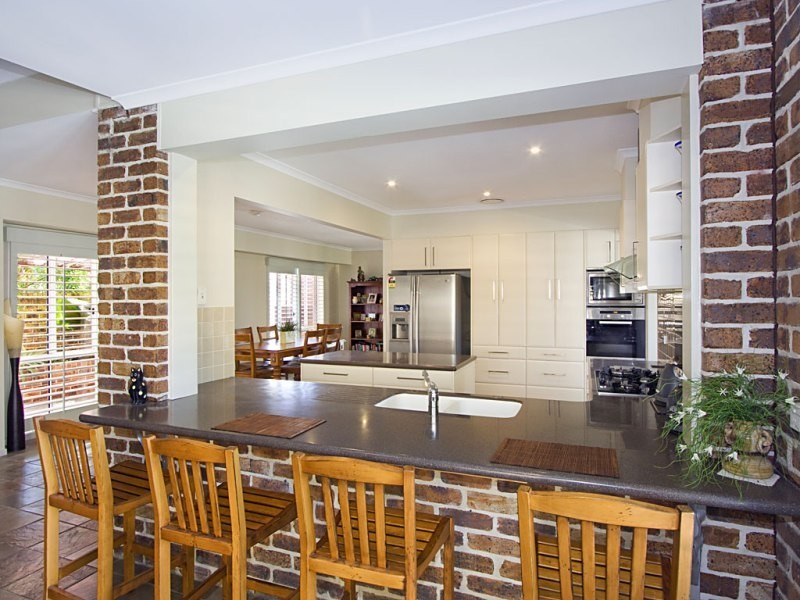 42 Wedgebill Parade, Burleigh Waters QLD 4220