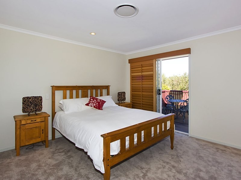 42 Wedgebill Parade, Burleigh Waters QLD 4220
