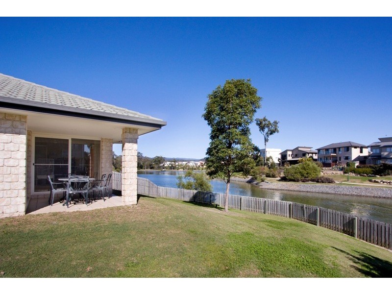 44 Tracey Crescent, Varsity Lakes QLD 4227