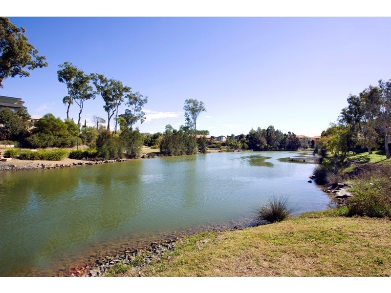 44 Tracey Crescent, Varsity Lakes QLD 4227