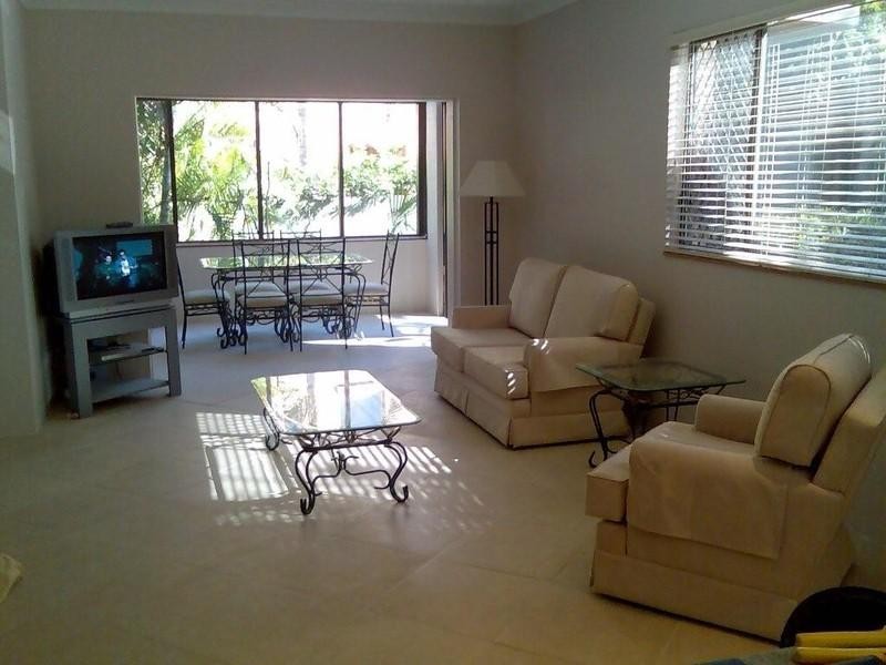 4/1933 Gold Coast Highway, Burleigh Heads QLD 4220