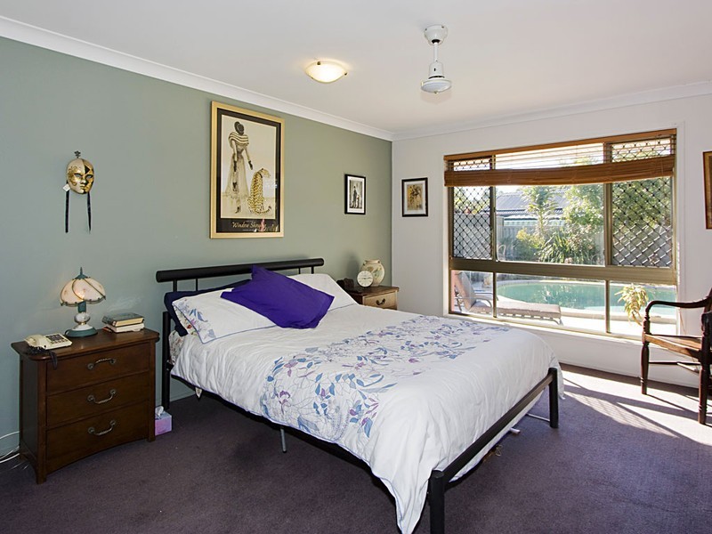 15 Walnut Street, Elanora QLD 4221