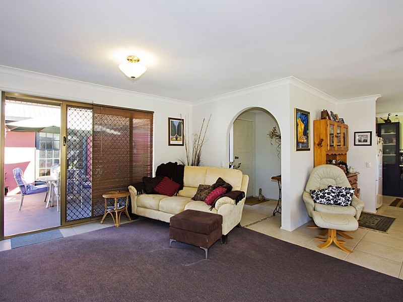 15 Walnut Street, Elanora QLD 4221
