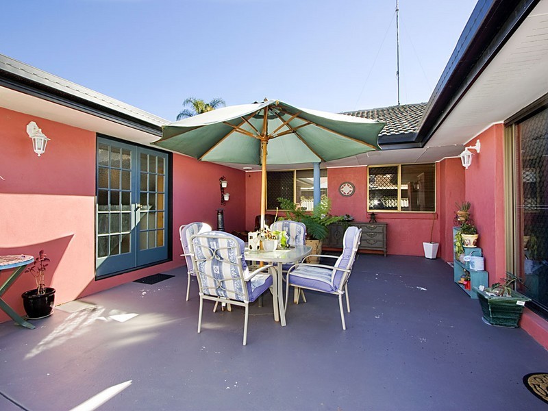 15 Walnut Street, Elanora QLD 4221