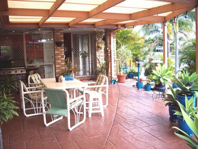 84 Auk Avenue, Burleigh Waters QLD 4220