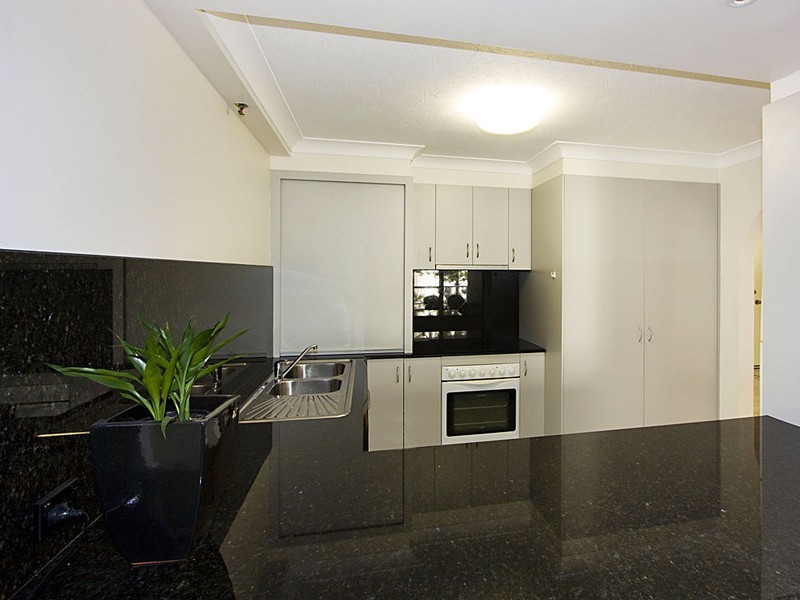 19/85 Old Burleigh Road, Surfers Paradise QLD 4217