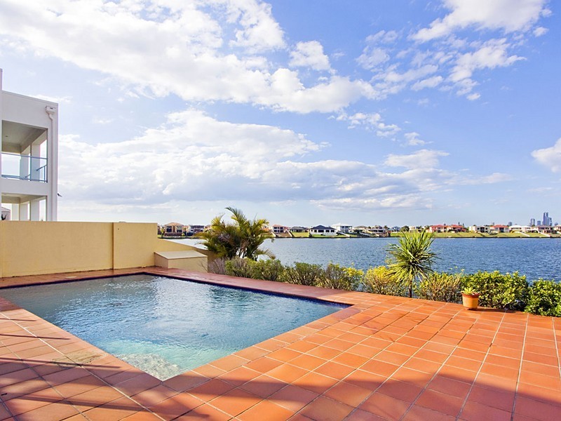 102 Sir Bruce Small Boulevard, Benowa QLD 4217