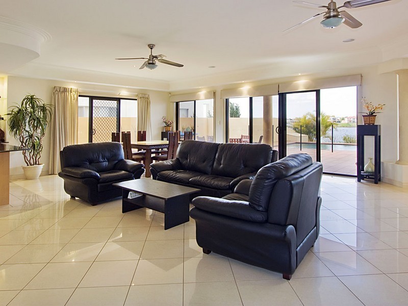 102 Sir Bruce Small Boulevard, Benowa QLD 4217